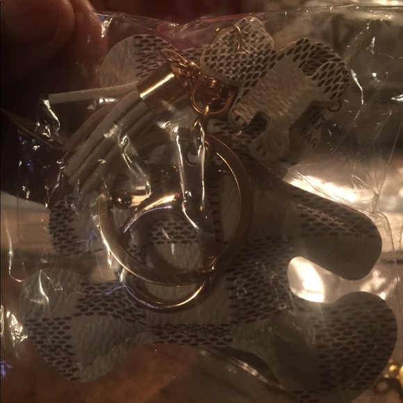 New Belt scarf coin pouch and bear keychain - Picture 2 of 3